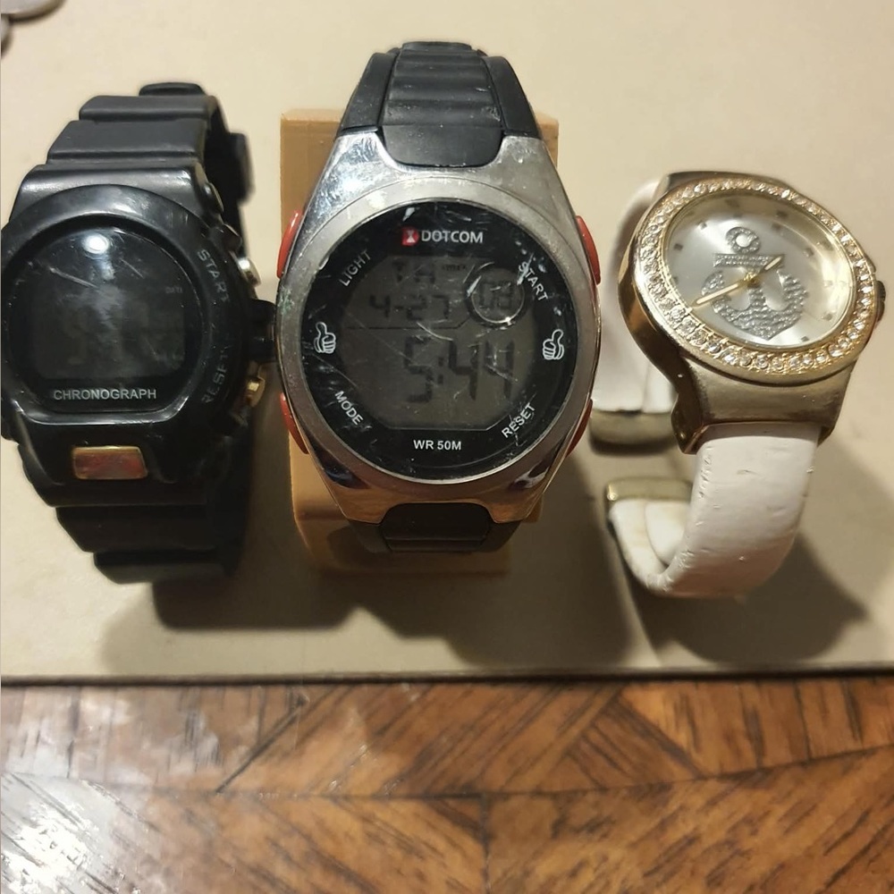 10/$20 Lot of 3 Working Women's Watches